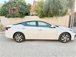 نيسان ألتيما